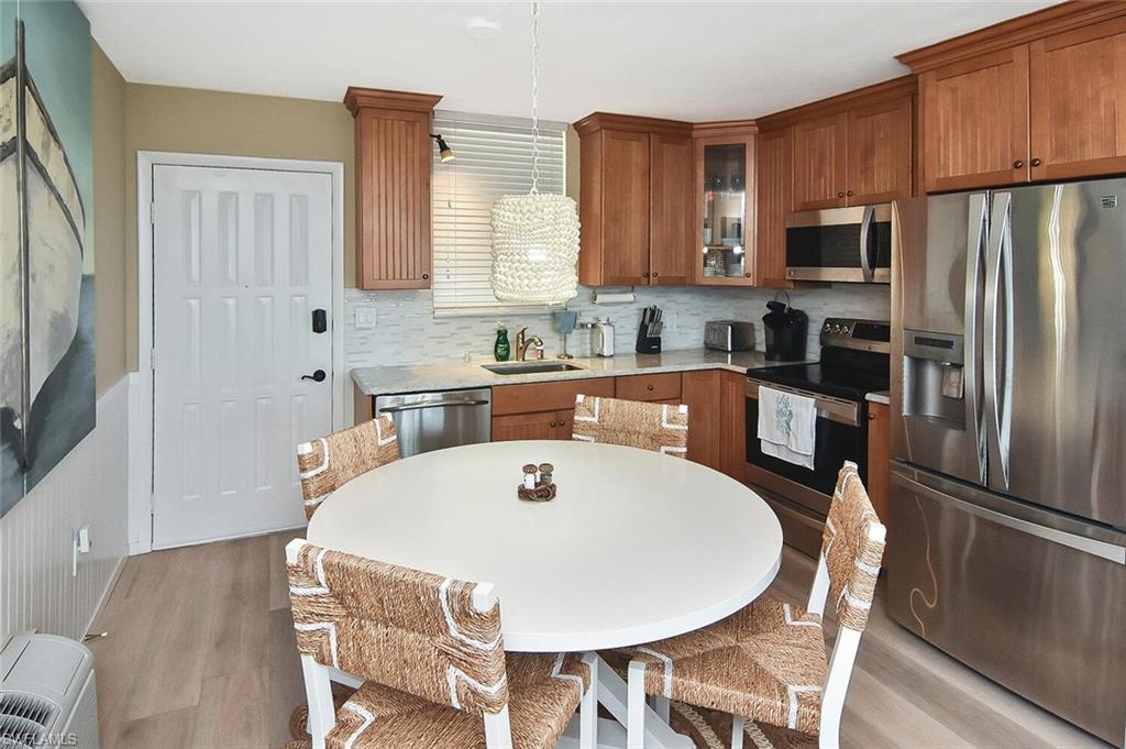 BEACH AND TENNIS CLUB - Residential