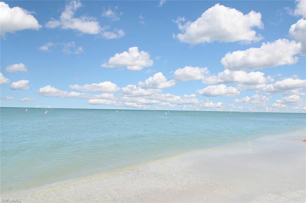 BEACH AND TENNIS CLUB - Residential