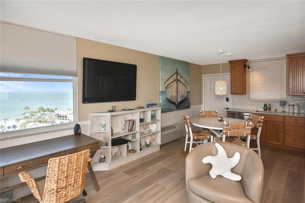 BEACH AND TENNIS CLUB - Residential