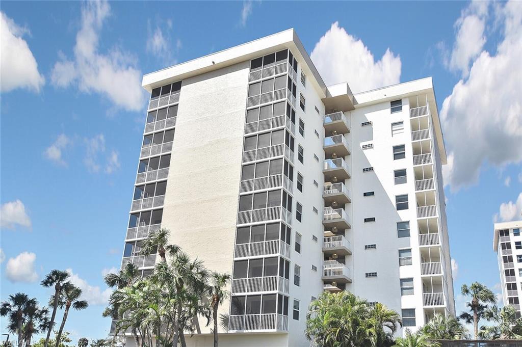 BEACH AND TENNIS CLUB - Residential