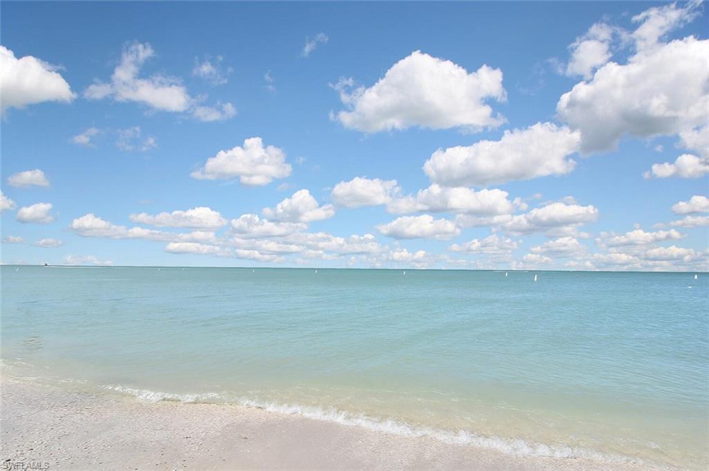 BEACH AND TENNIS CLUB - Residential