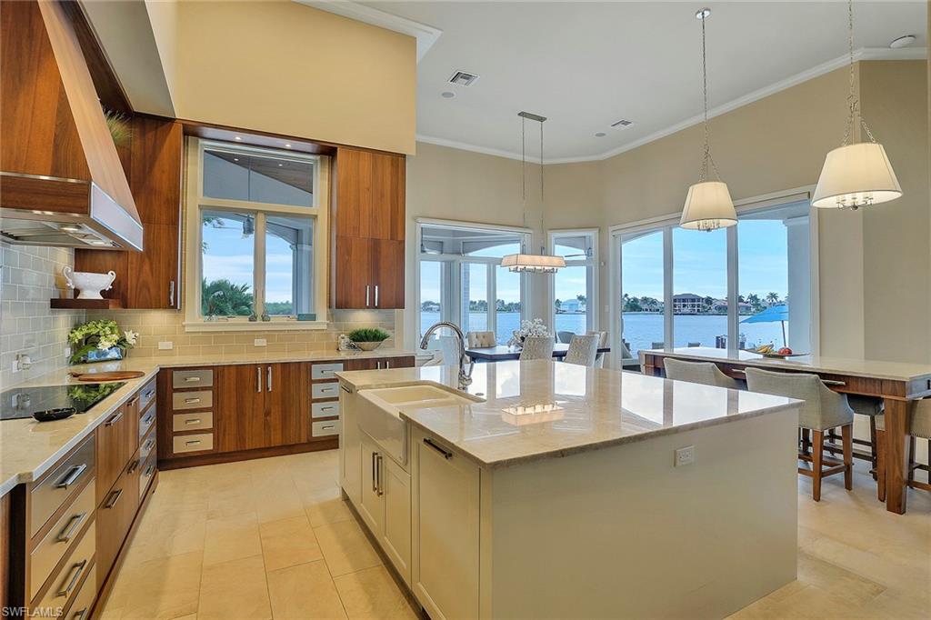 MARCO BEACH - Residential