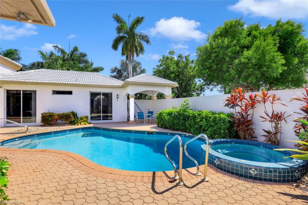 MARCO ISLAND - Residential