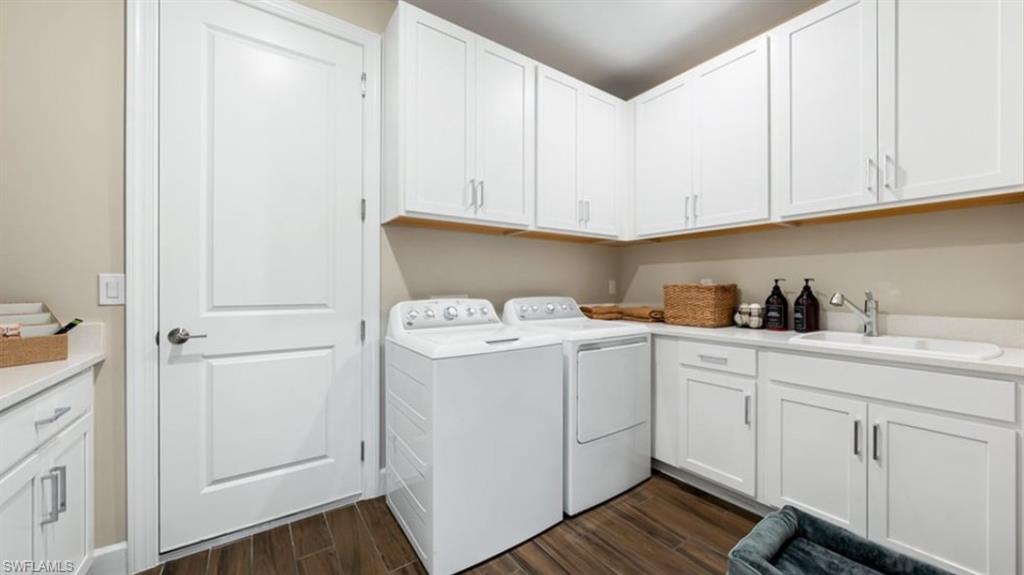 ESPLANADE LAKE CLUB - Residential