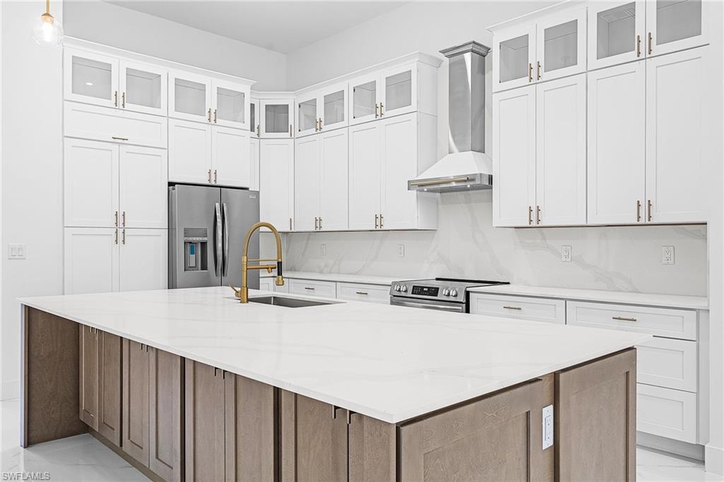 GOLDEN GATE ESTATES - Residential