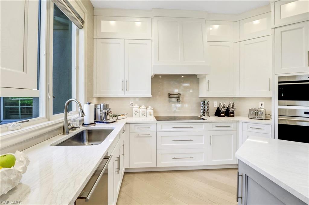 BAY COLONY SHORES - Residential