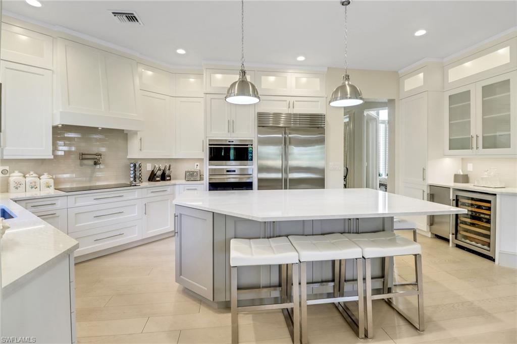 BAY COLONY SHORES - Residential