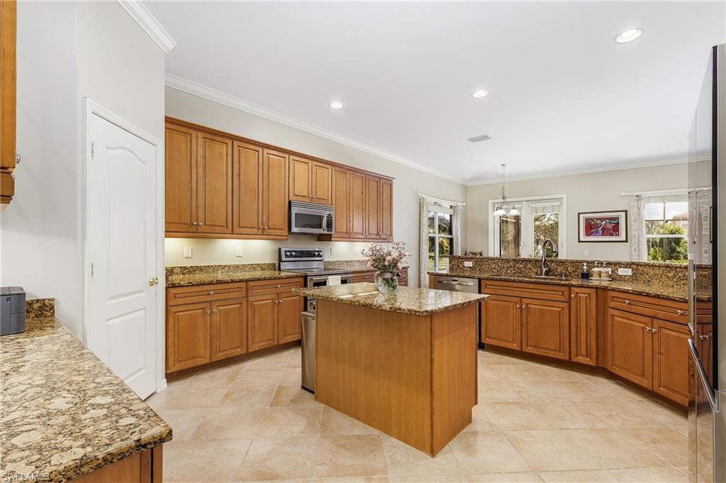 LAUREL LAKES - Residential