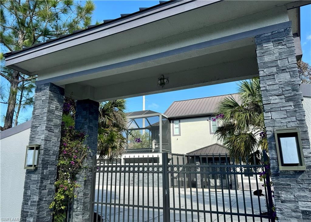 GOLDEN GATE ESTATES - Residential