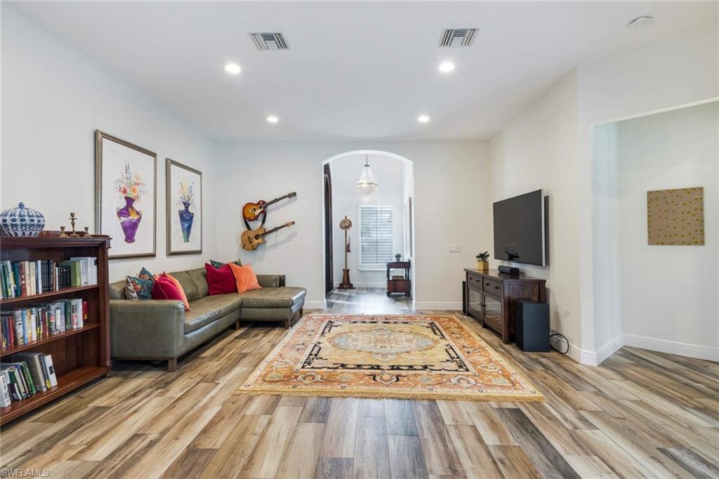 WILLOUGHBY ACRES - Residential