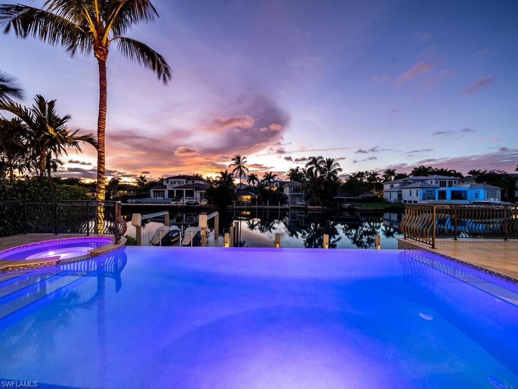 AQUALANE SHORES - Residential