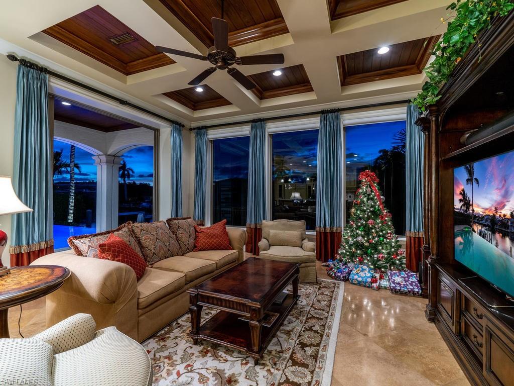 AQUALANE SHORES - Residential