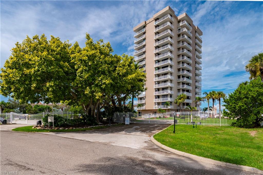 LOVERS KEY BEACH CLUB - Residential