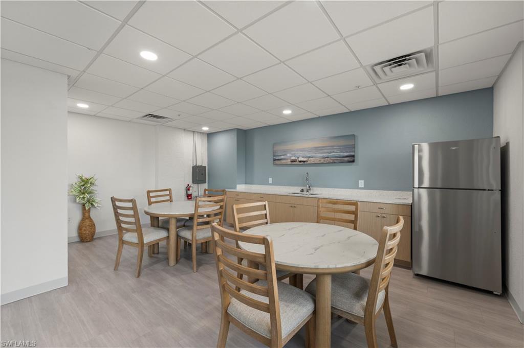 LOVERS KEY BEACH CLUB - Residential