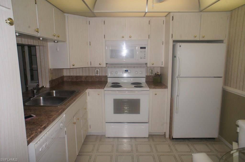 SEVEN LAKES - Residential