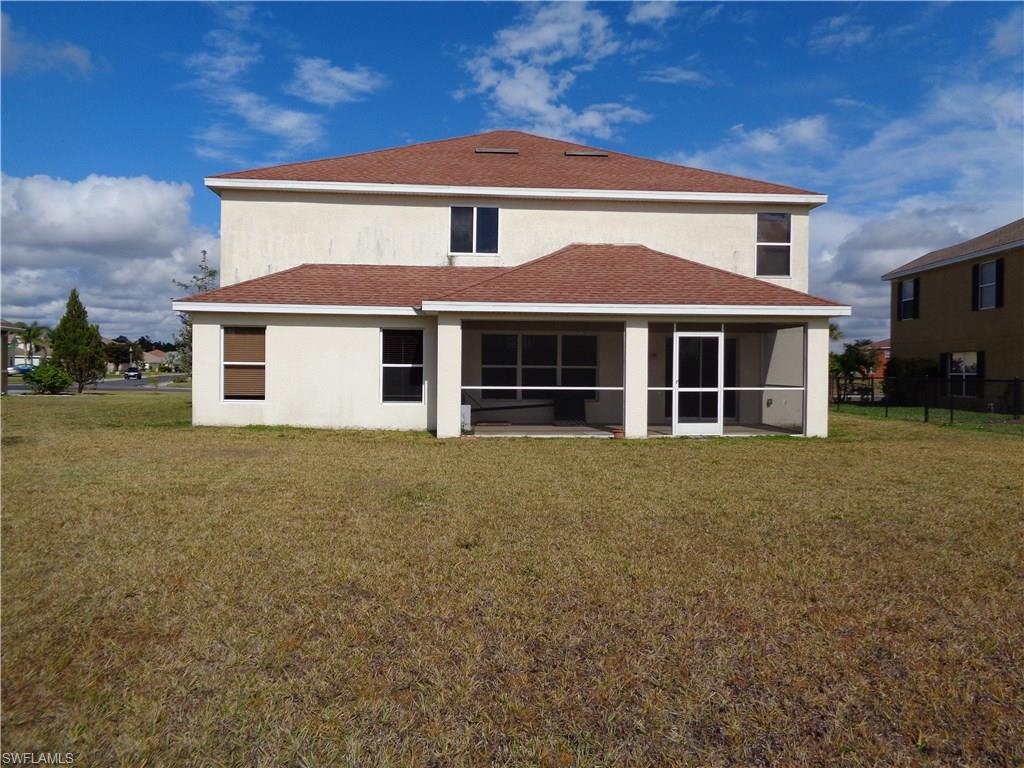 TOWN LAKES - Residential