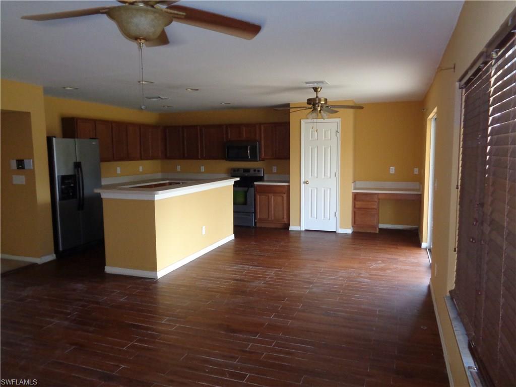 TOWN LAKES - Residential