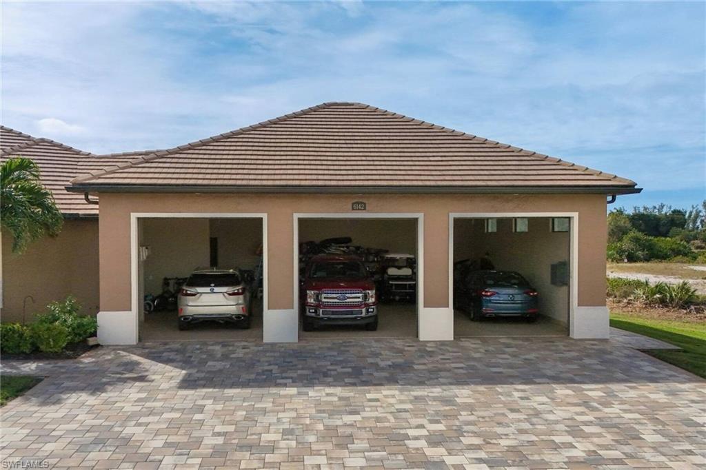 CALUSA RIDGE - Residential