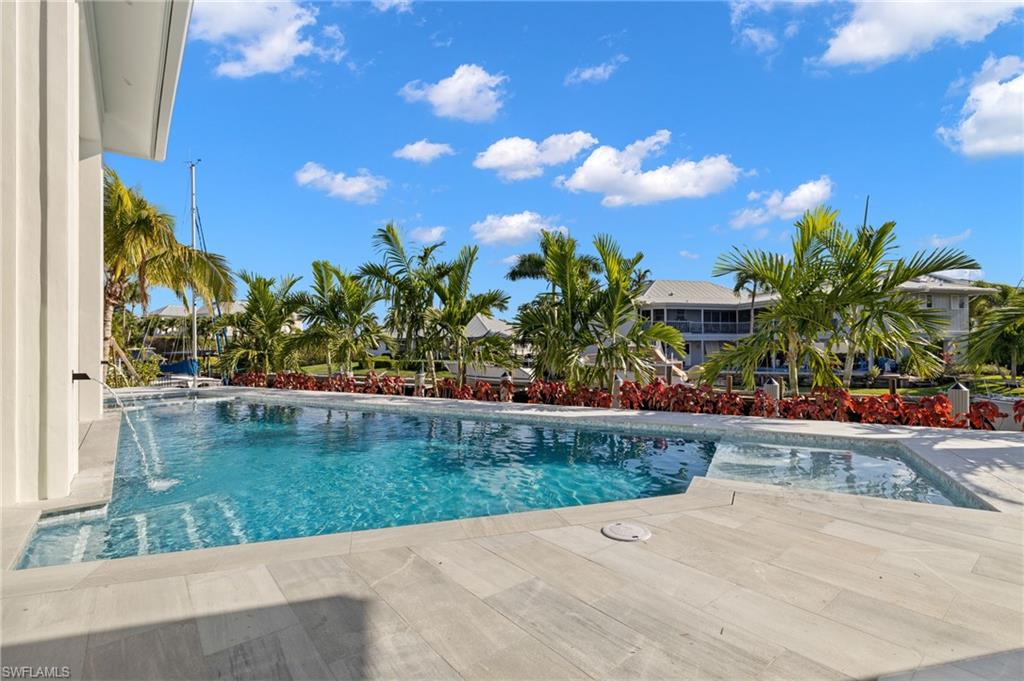 ROYAL HARBOR - Residential