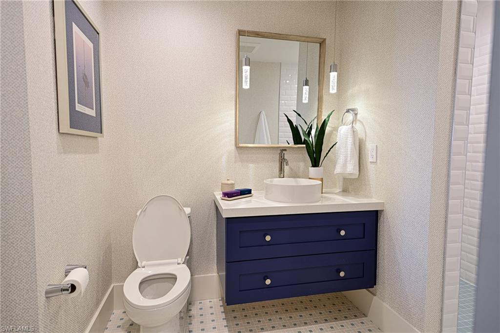 BAREFOOT BEACH CLUB - Residential