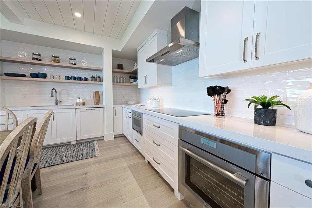 BAREFOOT BEACH CLUB - Residential