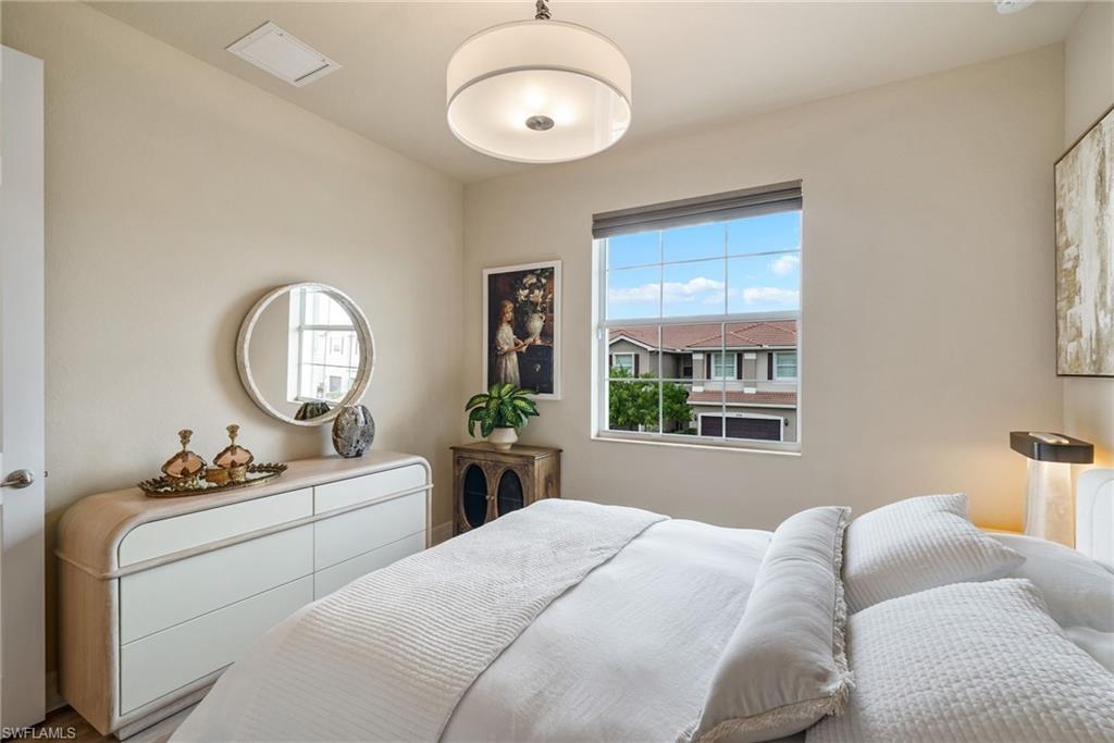 MARBELLA LAKES - Residential