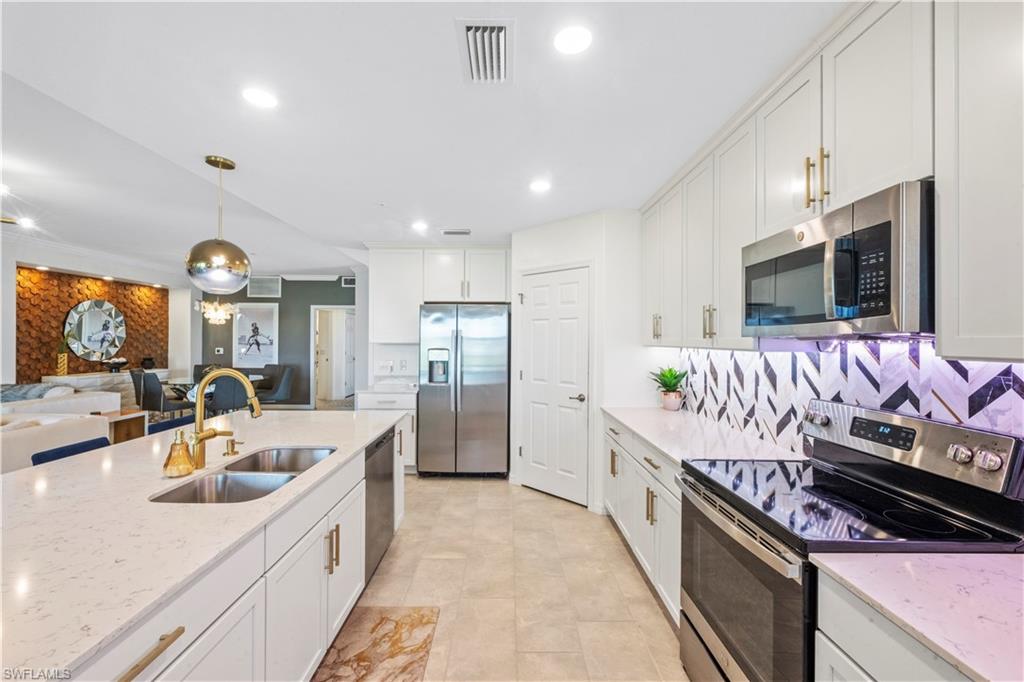 LAMORADA - Residential Lease