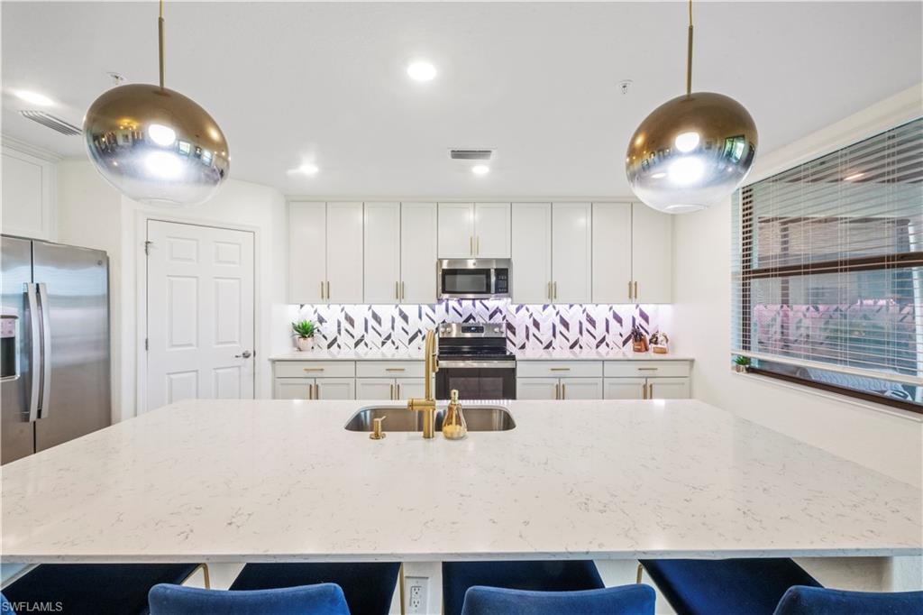 LAMORADA - Residential Lease