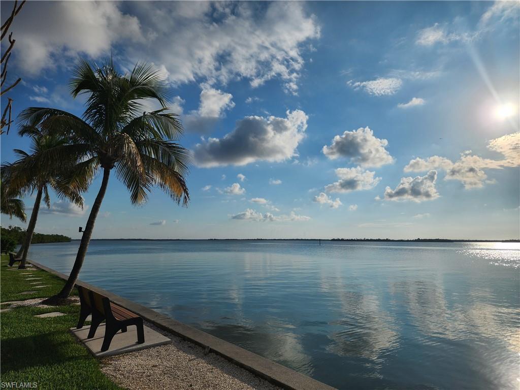 WINDWARD POINT CONDO - Residential