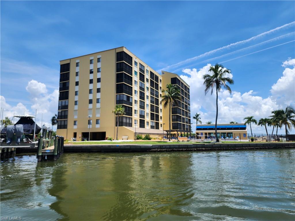 WINDWARD POINT CONDO - Residential