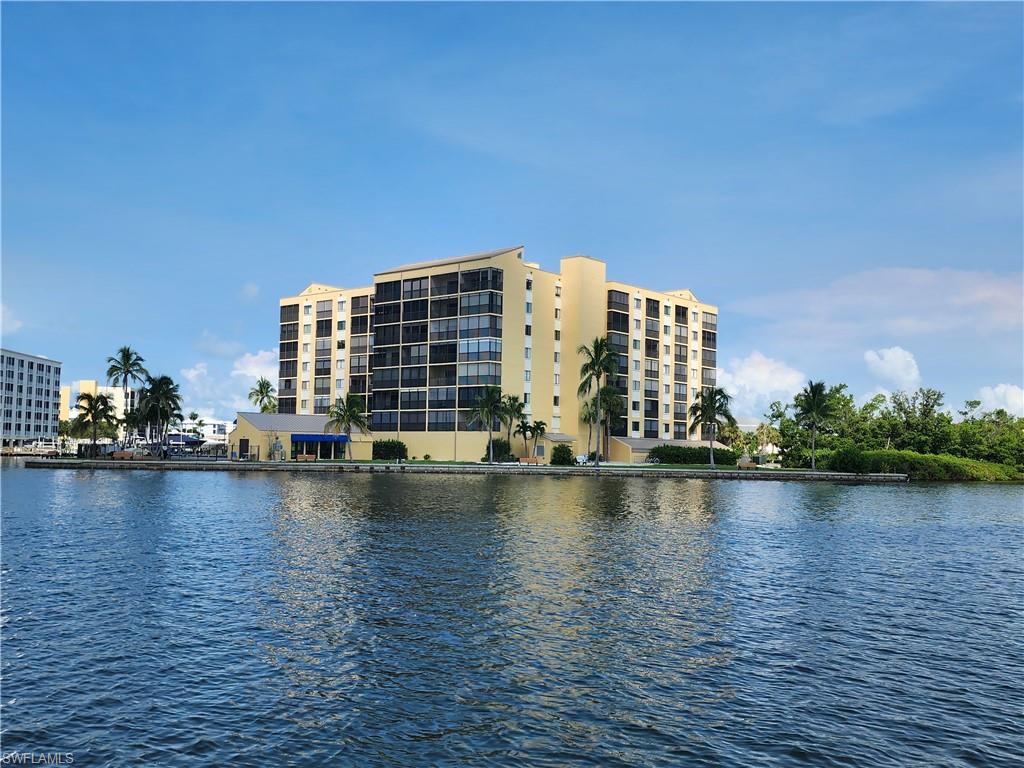 WINDWARD POINT CONDO - Residential