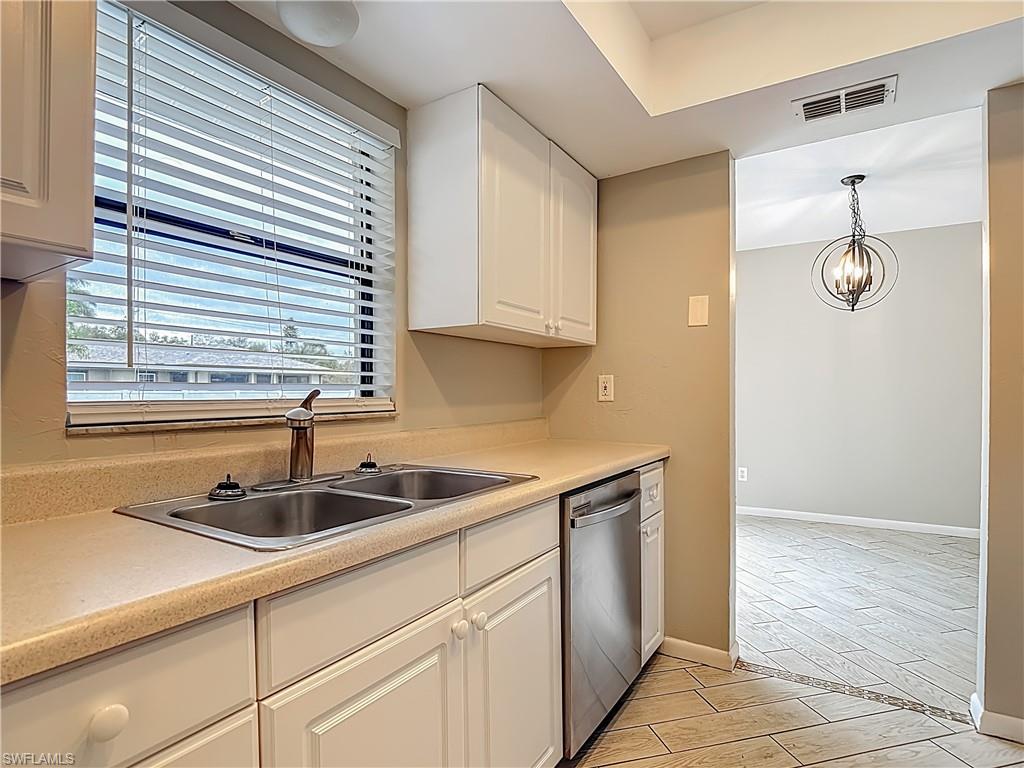 SAN CARLOS PARK - Residential