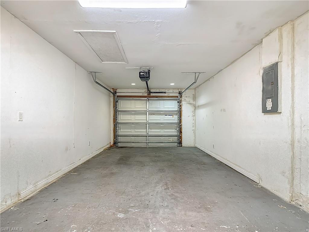 SAN CARLOS PARK - Residential