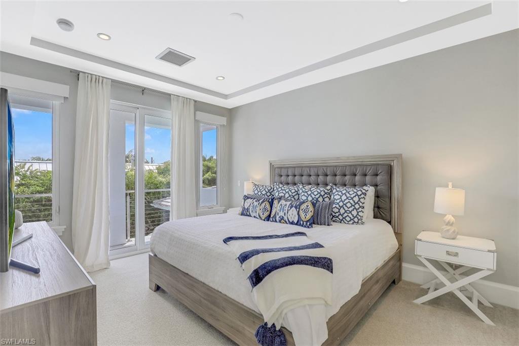 RIDGE LAKE - Residential