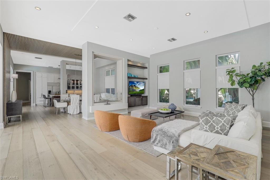 RIDGE LAKE - Residential