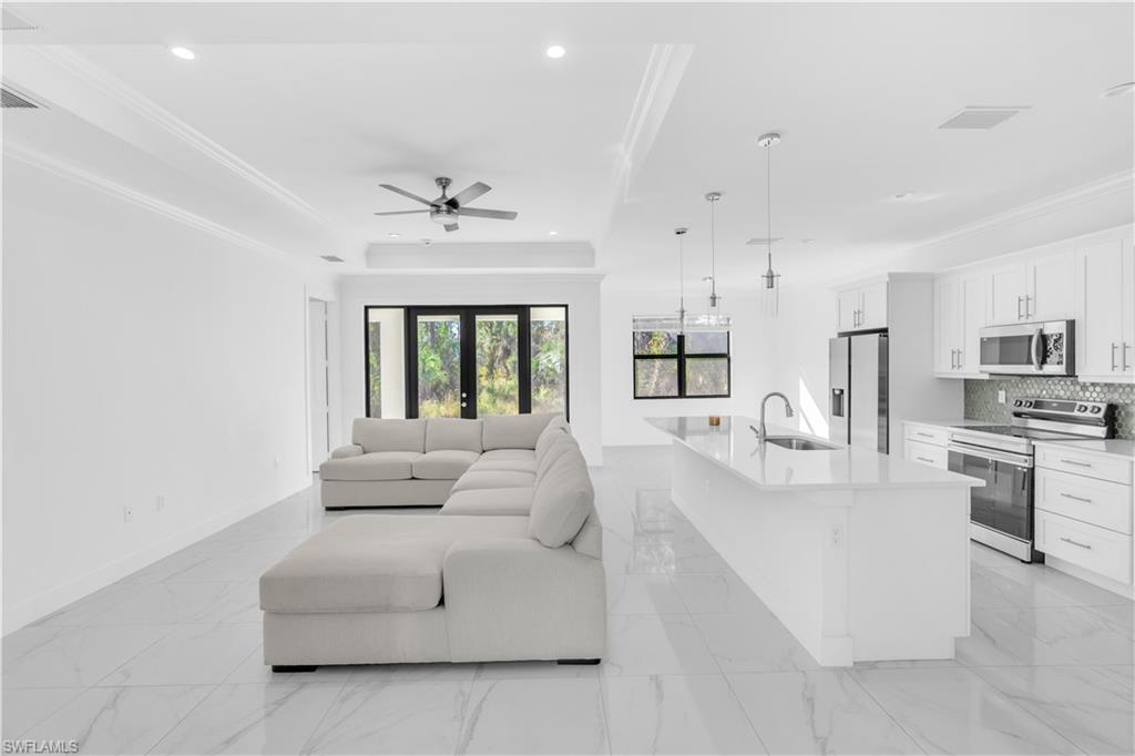 GOLDEN GATE ESTATES - Residential