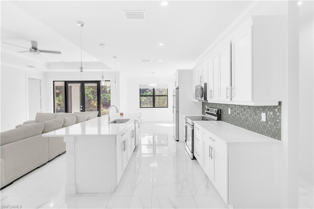 GOLDEN GATE ESTATES - Residential