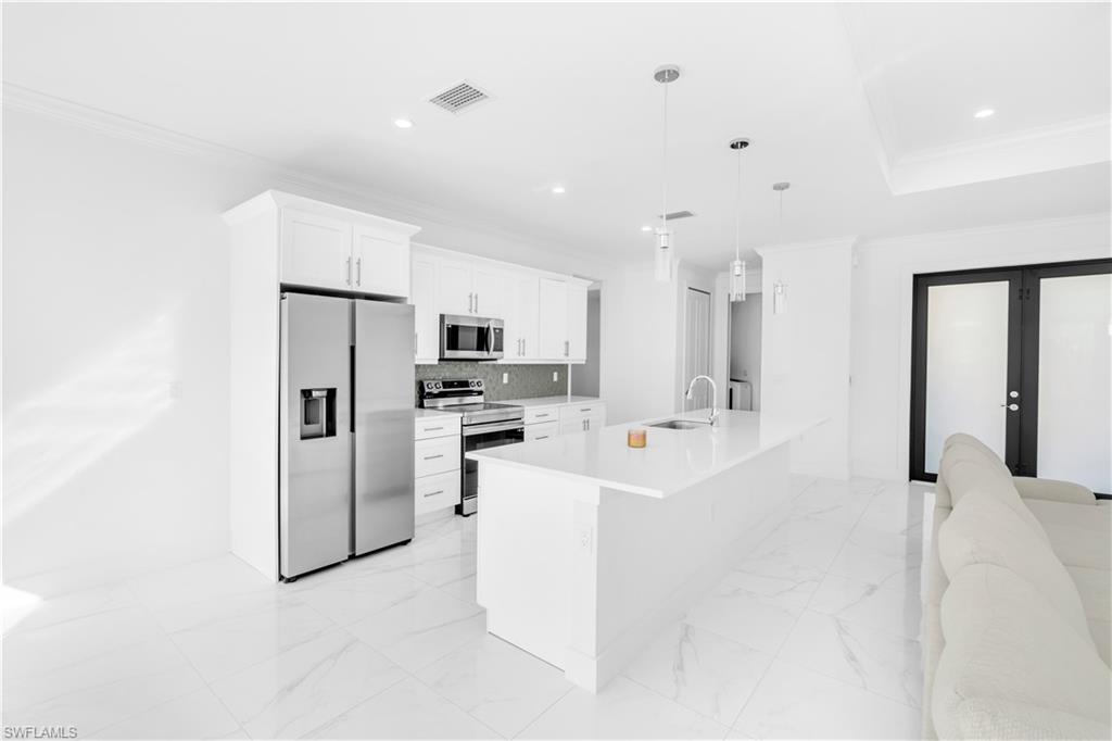 GOLDEN GATE ESTATES - Residential