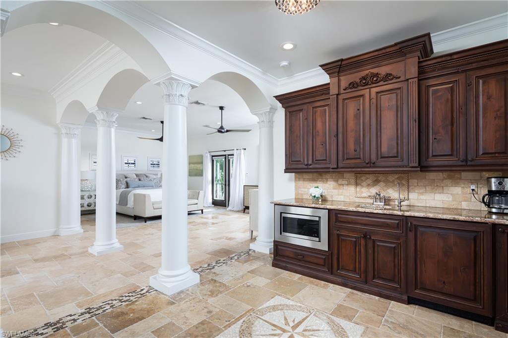 VENETIAN GARDENS - Residential