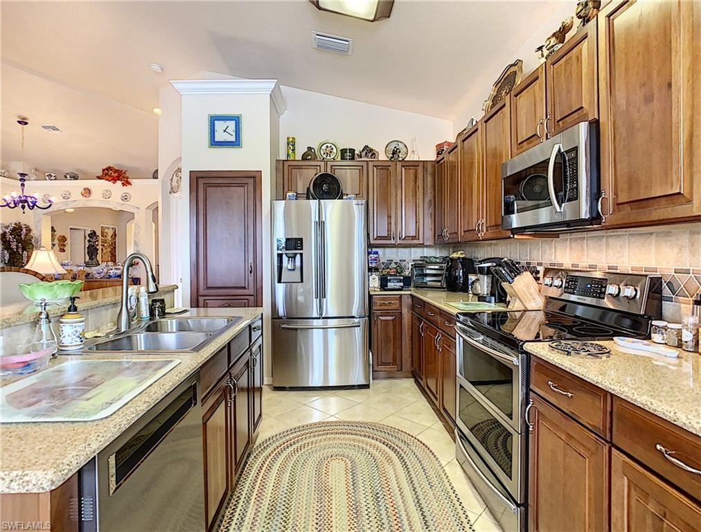 REFLECTION LAKES - Residential