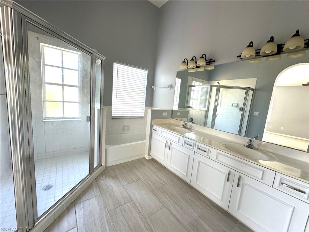 BONITA GOLF CLUB VILLAS - Residential