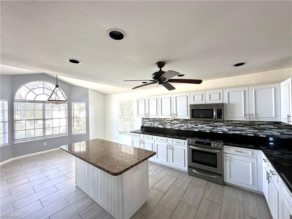 BONITA GOLF CLUB VILLAS - Residential