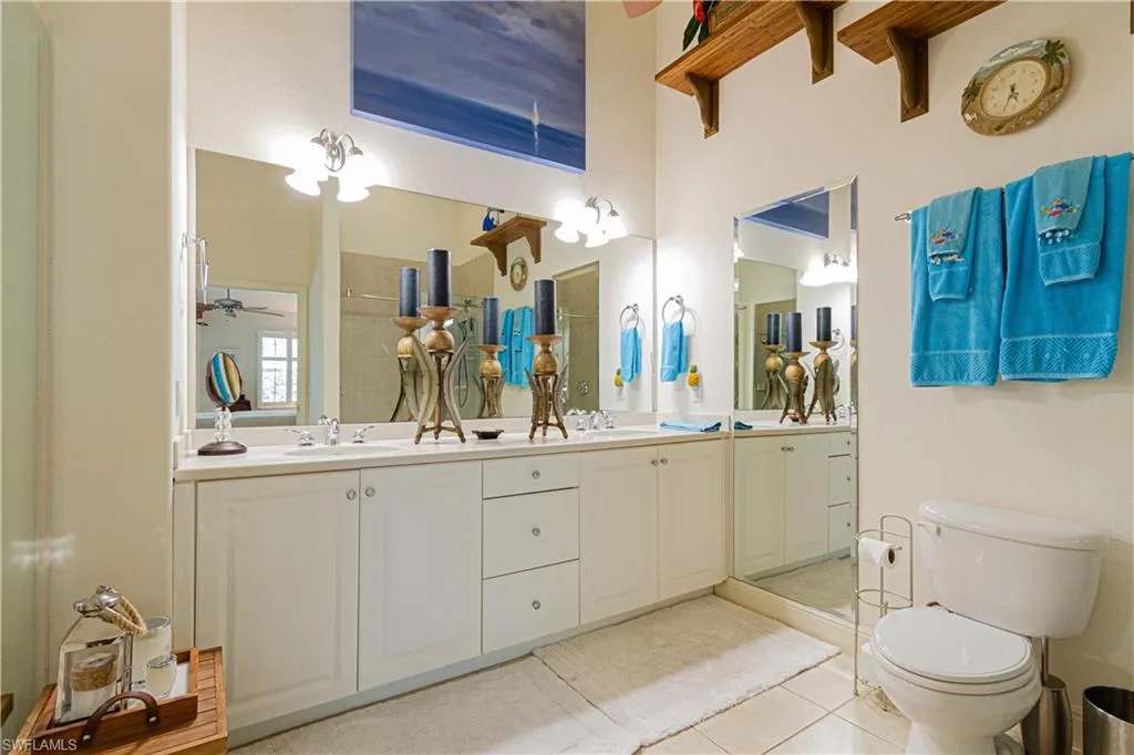 Naples, Florida 34104, United States, 2 Bedrooms Bedrooms, ,3 BathroomsBathrooms,Residential,Pending,59135