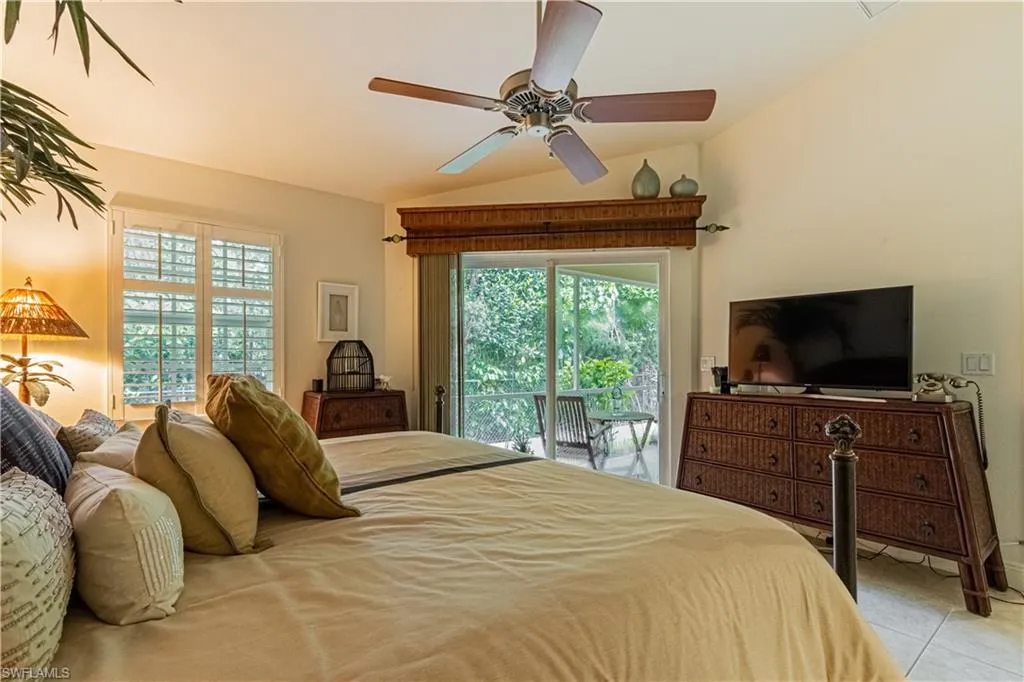 Naples, Florida 34104, United States, 2 Bedrooms Bedrooms, ,3 BathroomsBathrooms,Residential,Pending,59135