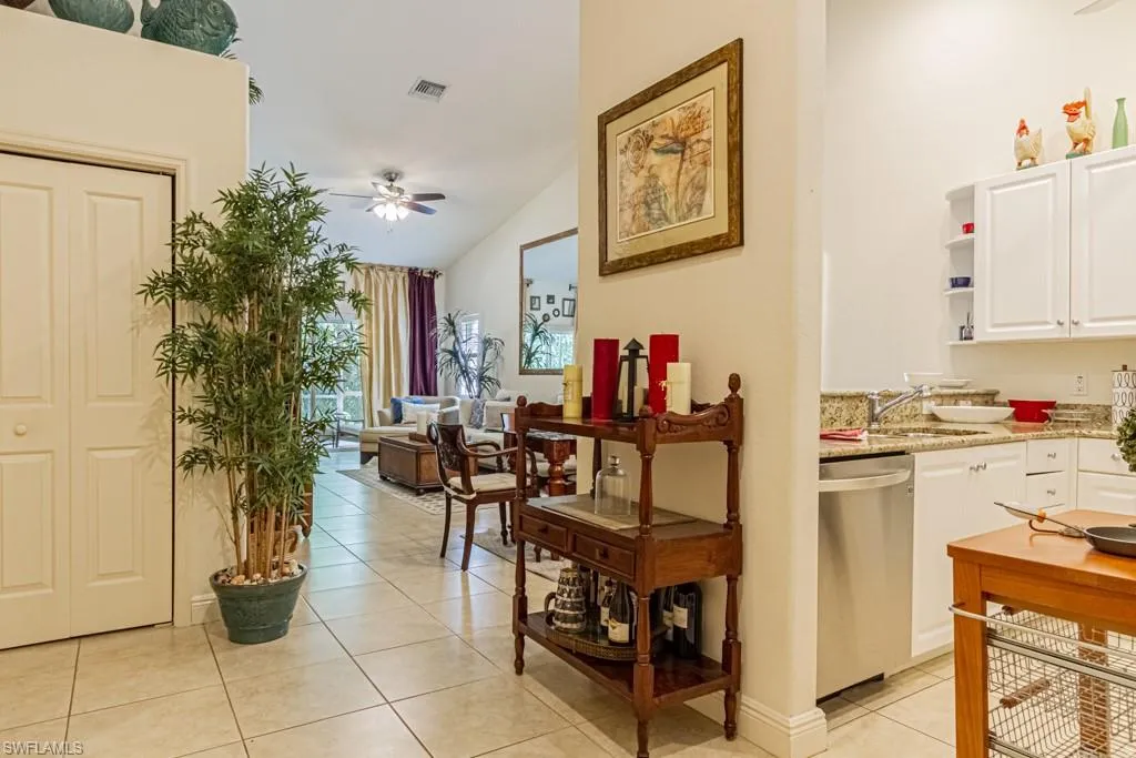 Naples, Florida 34104, United States, 2 Bedrooms Bedrooms, ,3 BathroomsBathrooms,Residential,Pending,59135