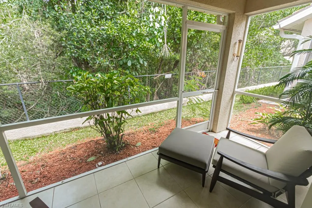 Naples, Florida 34104, United States, 2 Bedrooms Bedrooms, ,3 BathroomsBathrooms,Residential,Pending,59135