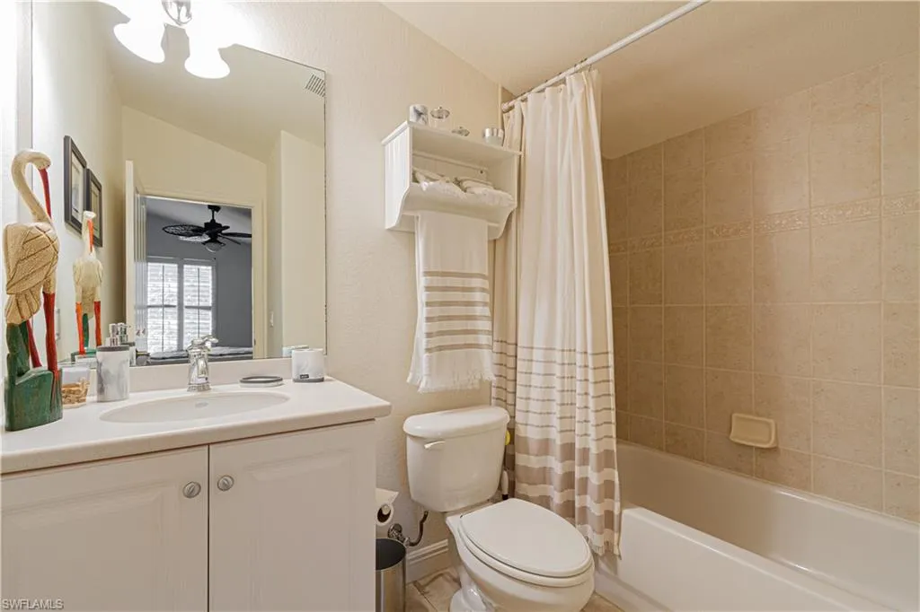 Naples, Florida 34104, United States, 2 Bedrooms Bedrooms, ,3 BathroomsBathrooms,Residential,Pending,59135