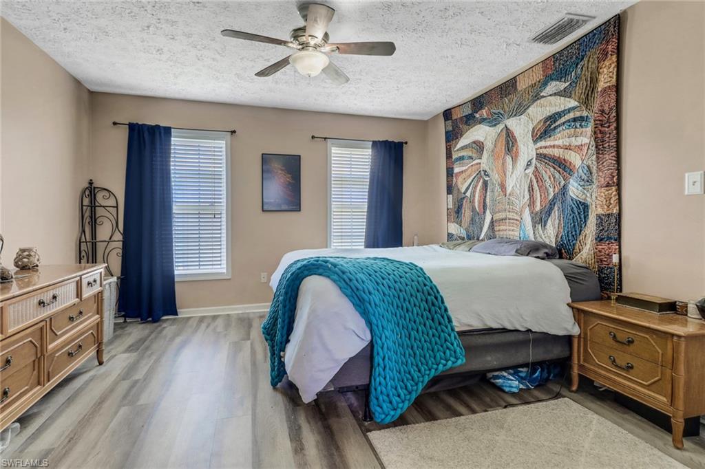 LEAWOOD LAKES - Residential