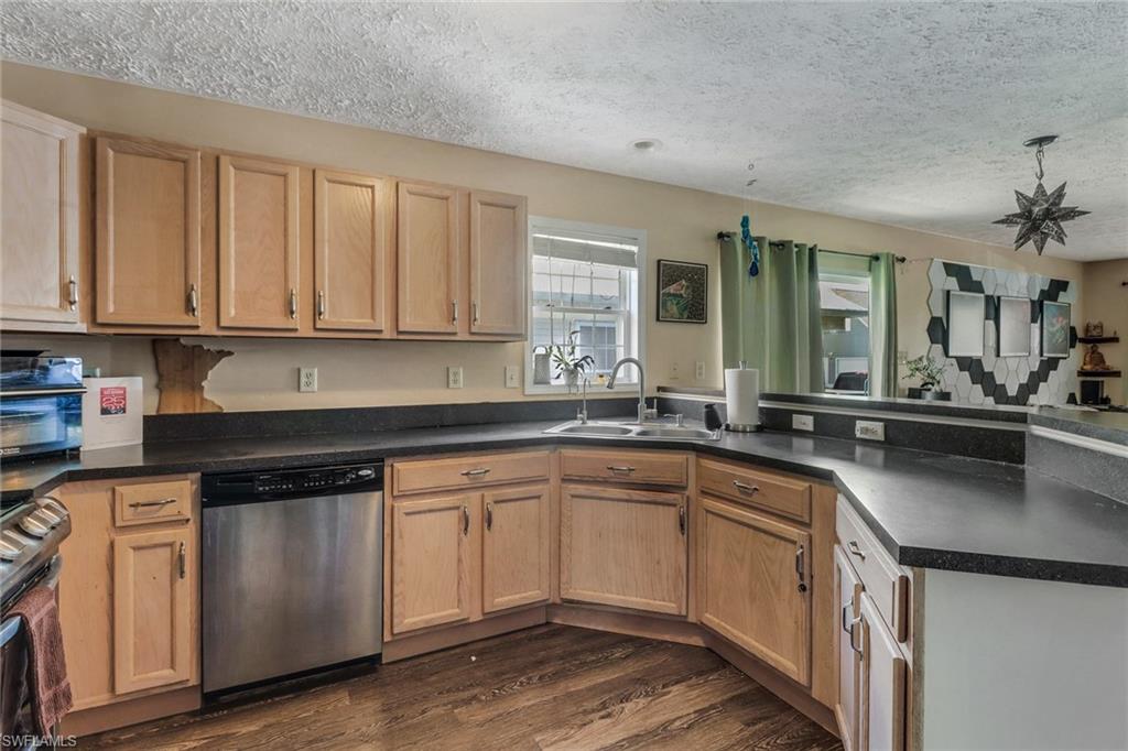 LEAWOOD LAKES - Residential