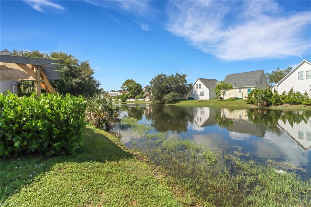 LEAWOOD LAKES - Residential